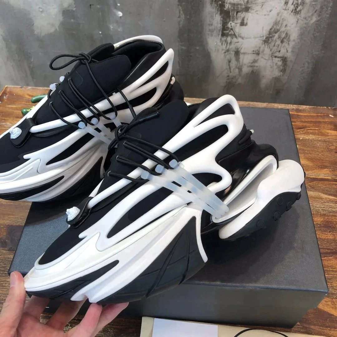 Nike Air Max 720 Black White Sneakers Men Women Fashion Sport Shoes