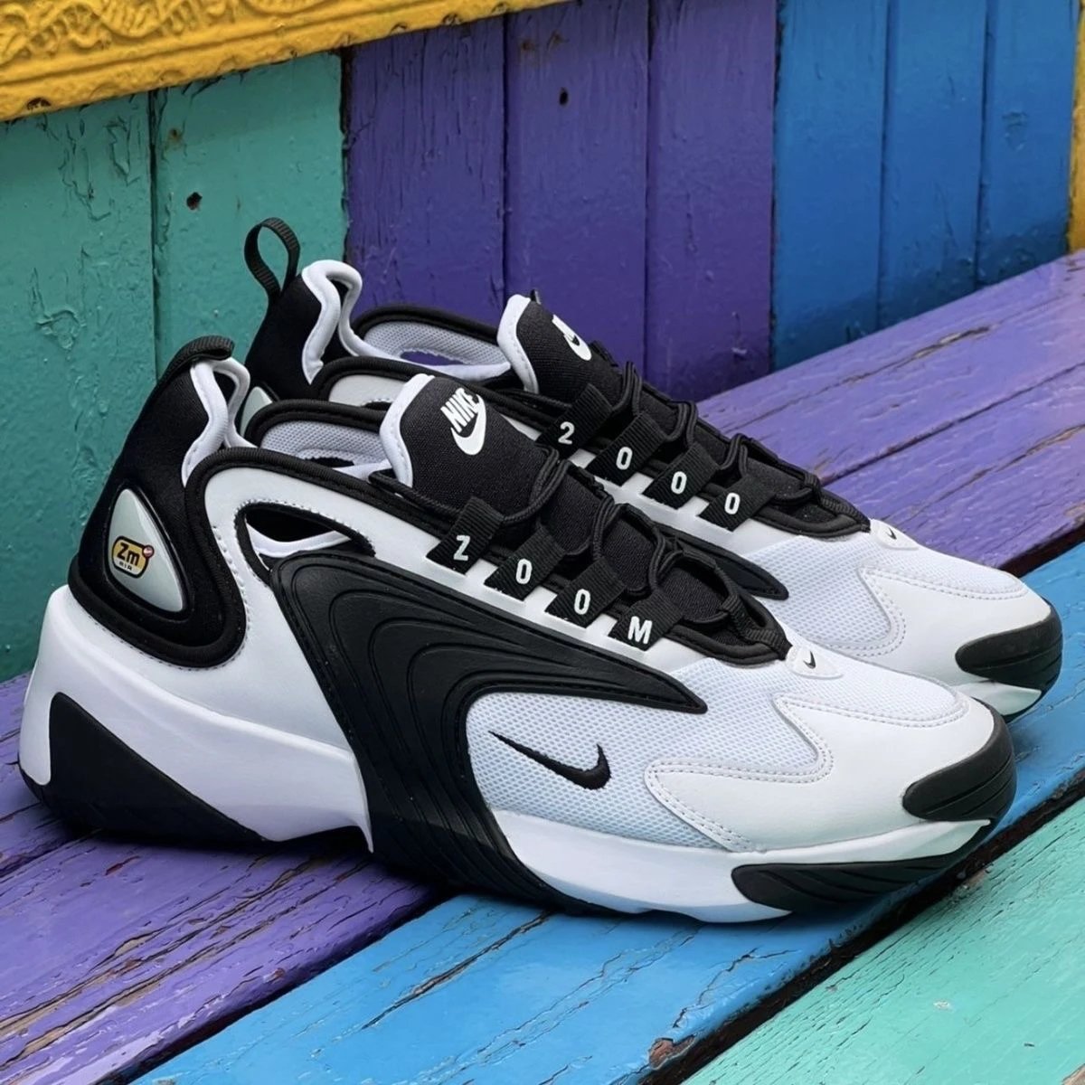 Nike Zoom 2000 White Black Sneakers