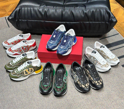 Valentino Garavani Rockstud Sneakers Men's Fashion Shoes