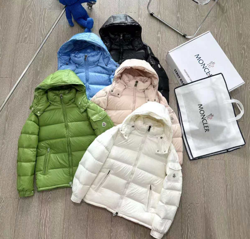 MONCLER Women's Down Jacket Lightweight Hooded Winter Coat