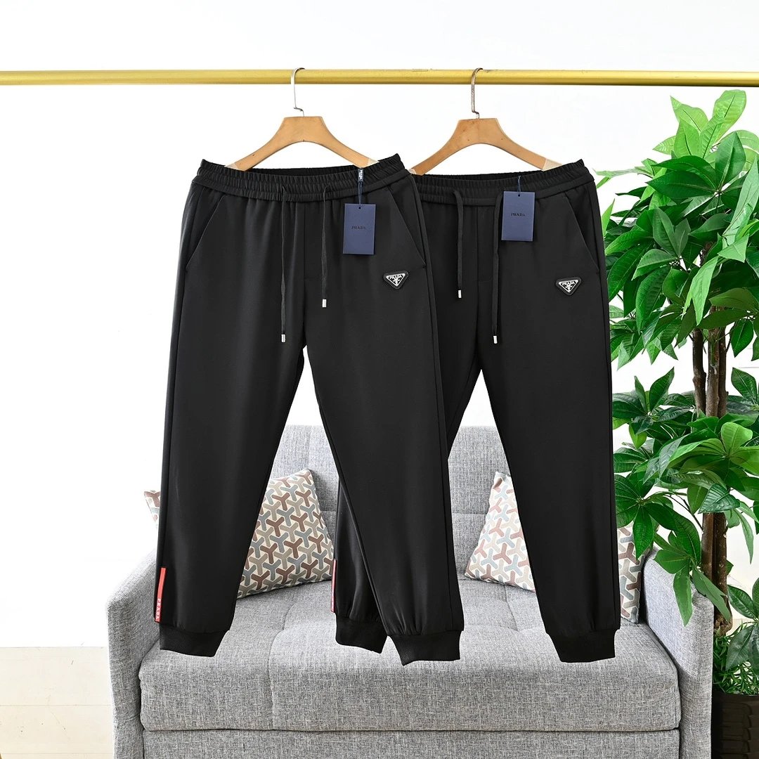 Men's Black Casual Jogger Pants with Drawstring Waist and Logo Patch