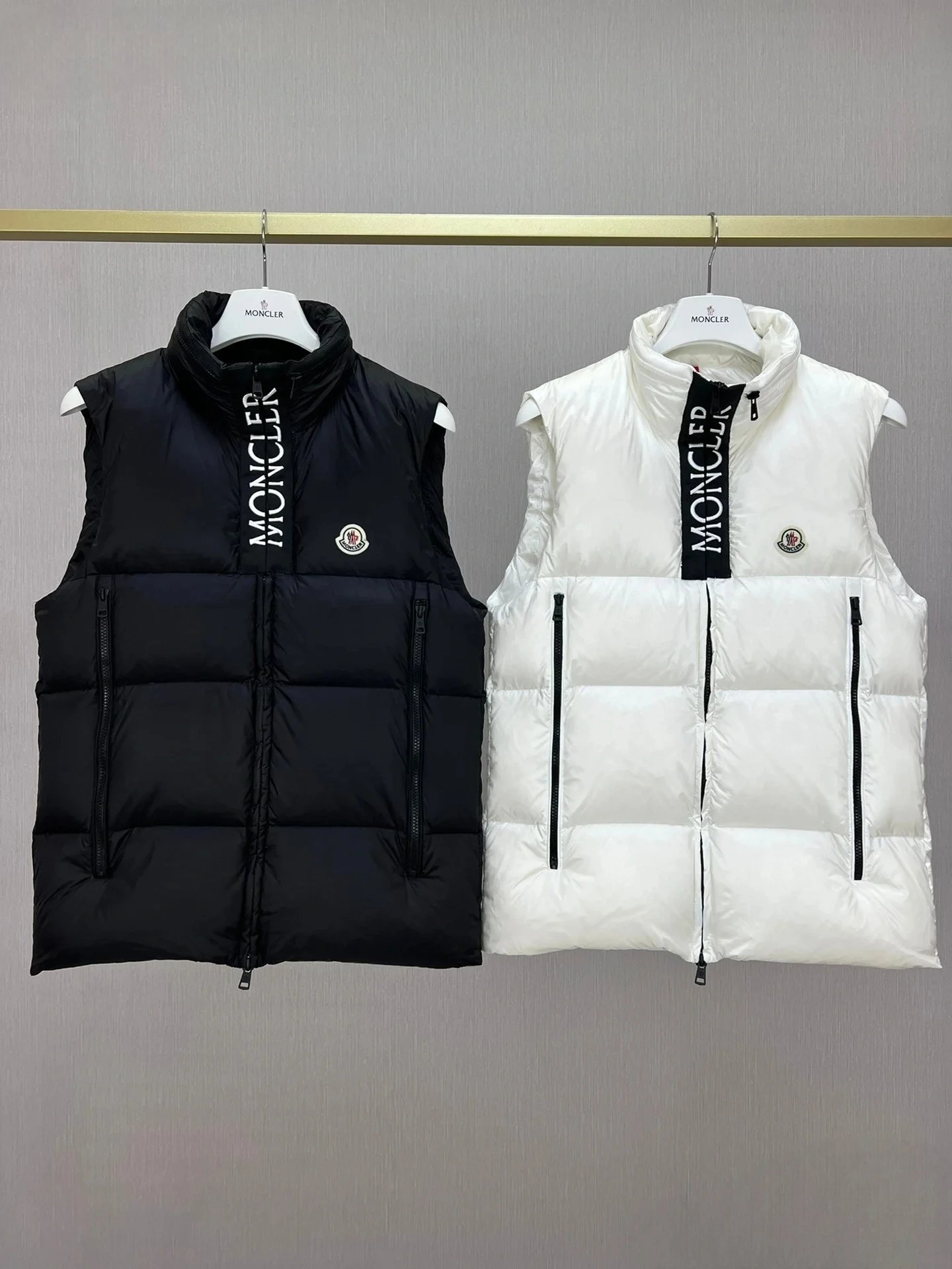 Moncler Down Vest Men's Black and White Puffer Sleeveless Jacket