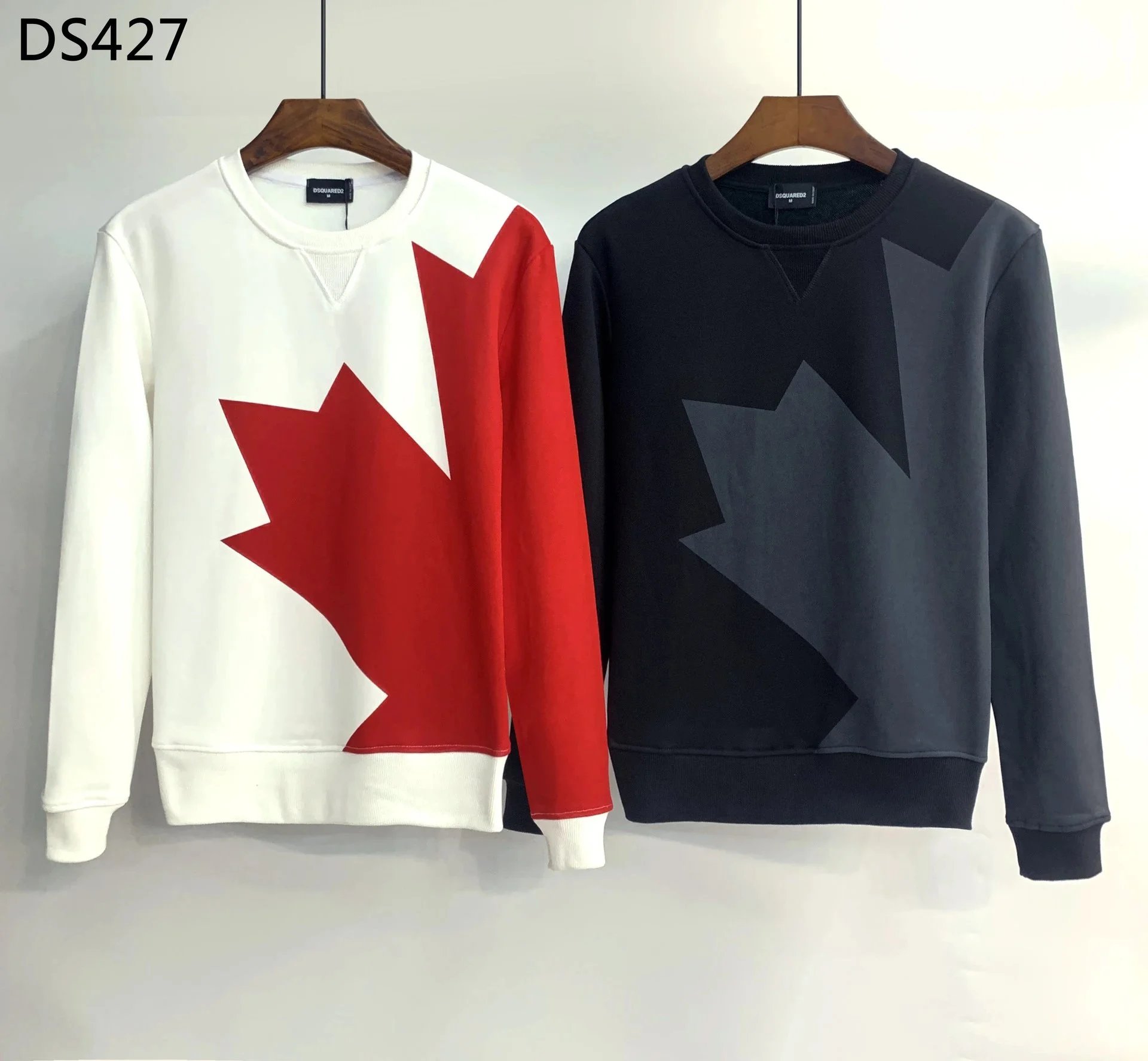 DSQUARED2 Maple Leaf Sweatshirt Men's Fashion Crewneck Sweater DS427