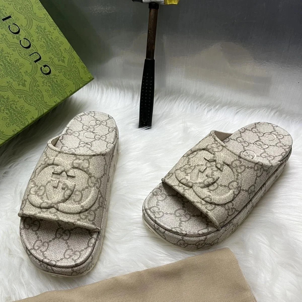 Gucci GG Supreme Logo Slide Sandals Beige