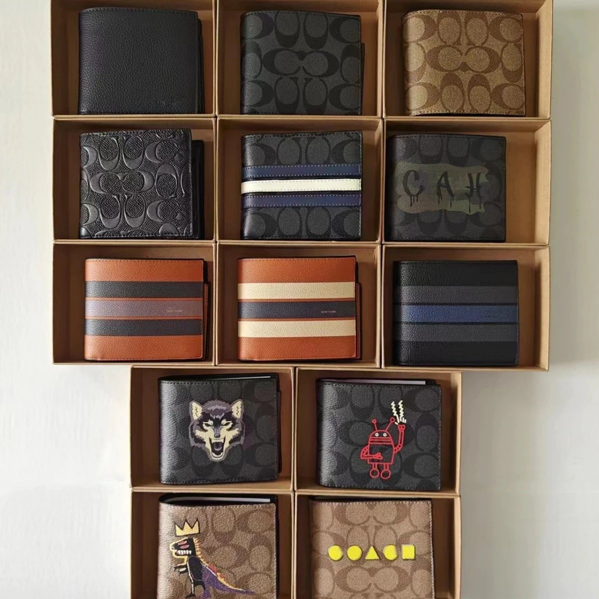 Coach Men's Wallets Collection - Stylish Leather Wallets with Signature Patterns