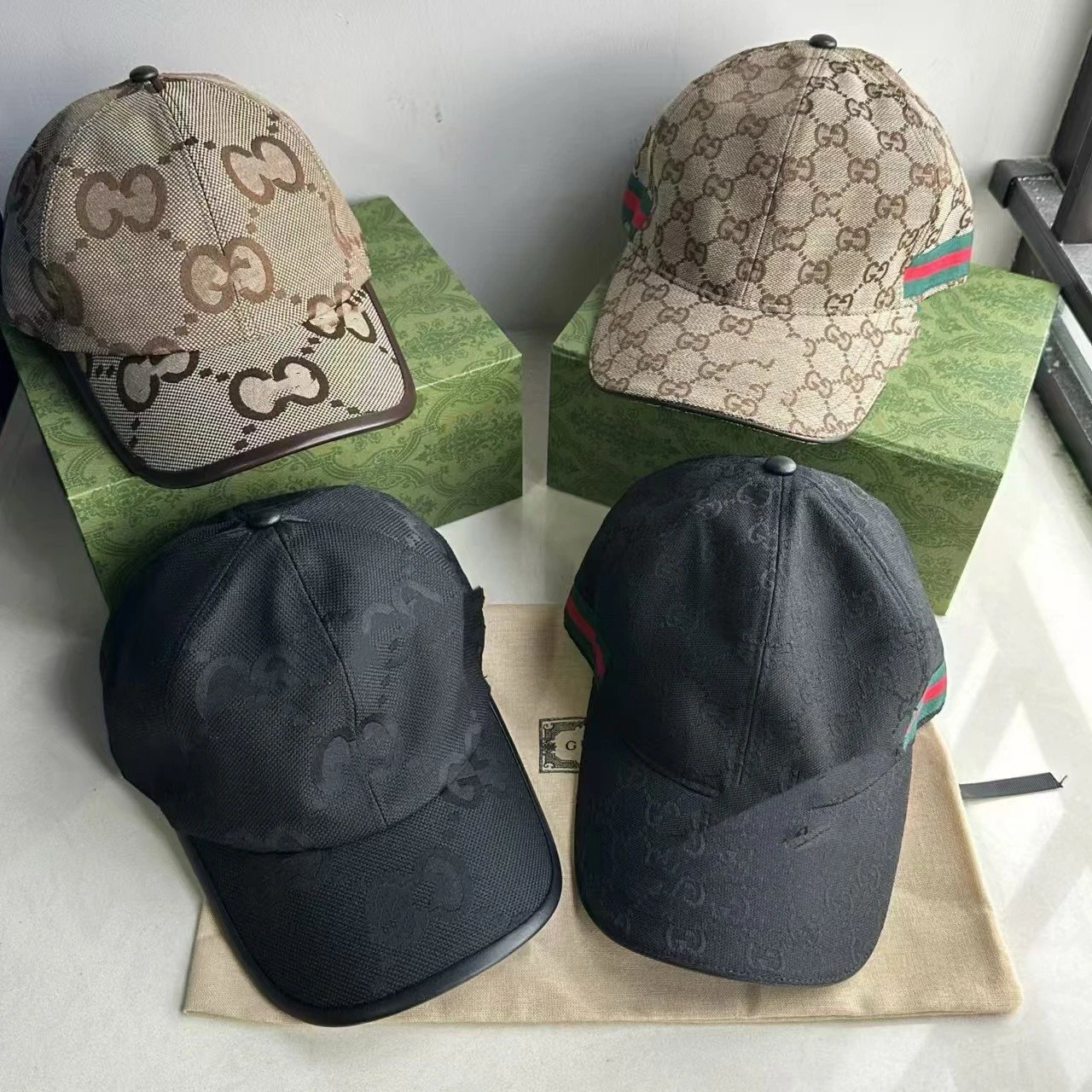 Gucci GG Supreme Pattern Baseball Cap with Web Stripe