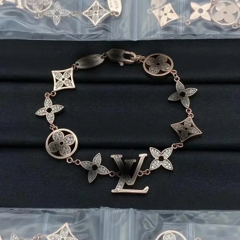 Louis Vuitton LV Blooming Supple dainty Bracelet Gold