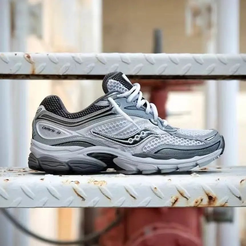 Saucony Omni 9 Chunky Running Sneakers Silver and Gray