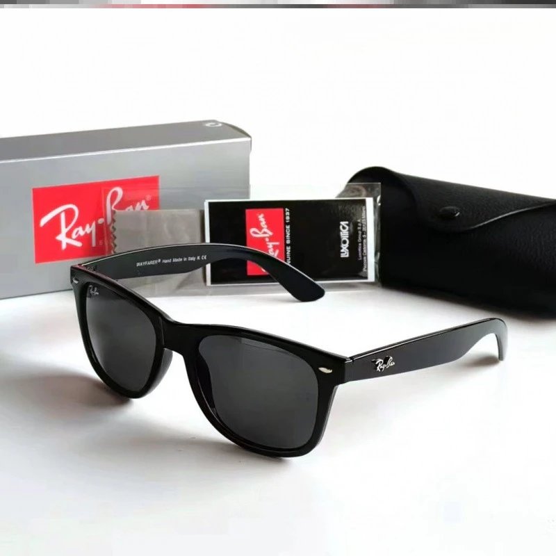 Ray-Ban Wayfarer Classic Sunglasses Black