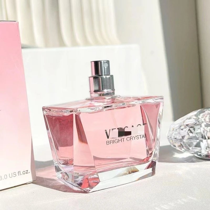Versace Bright Crystal floral Eau de Toilette Pink