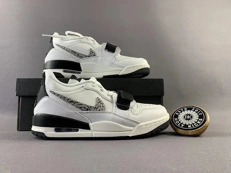 Nike Air Alpha Force 88 Retro Sneakers White and Black