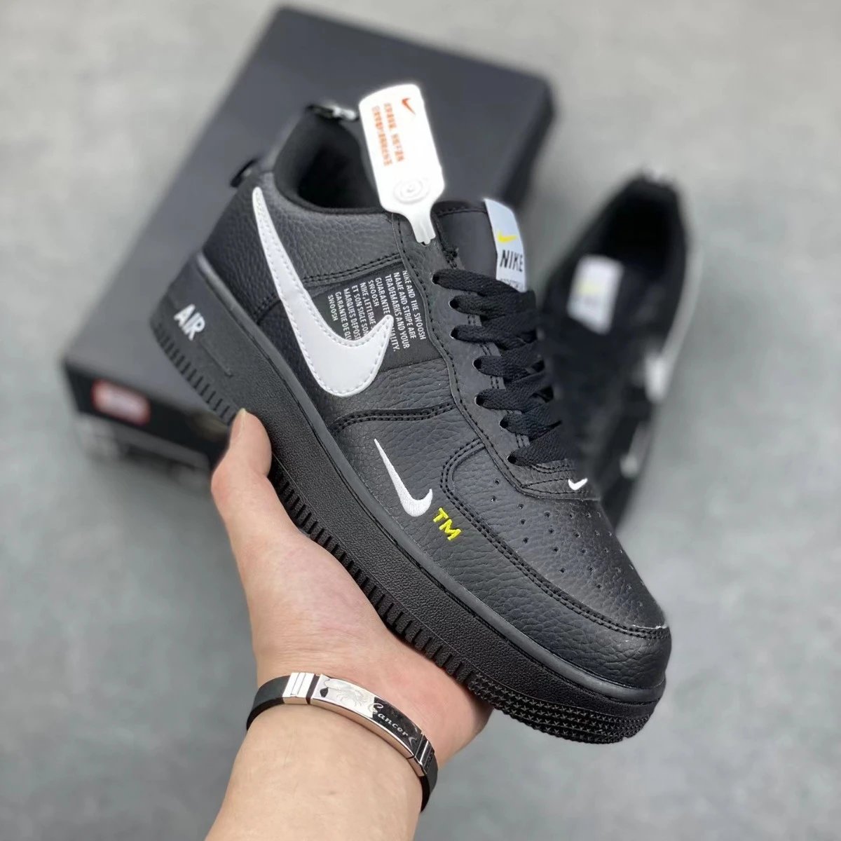 Nike Air Force 1 Low Top Sneakers Black