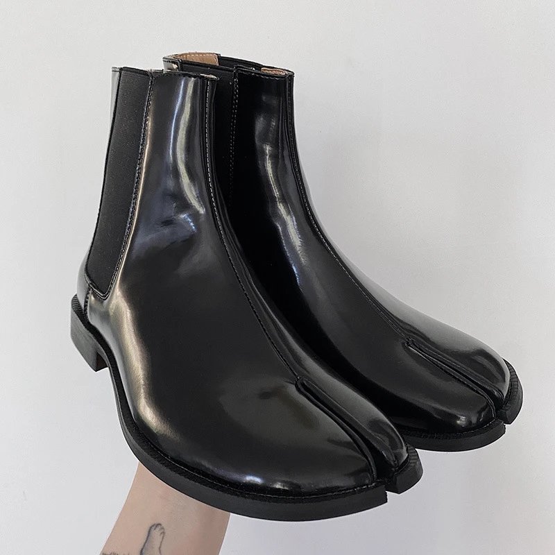Maison Margiela Tabi Chelsea Boots Patent Leather Black