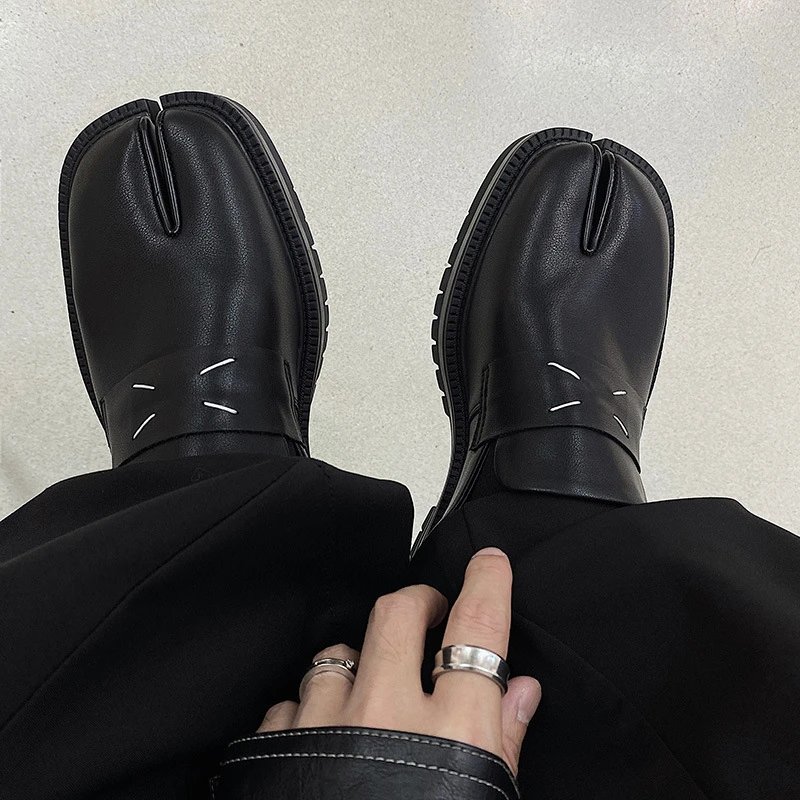 Maison Margiela MM Tabi Leather Loafers Black