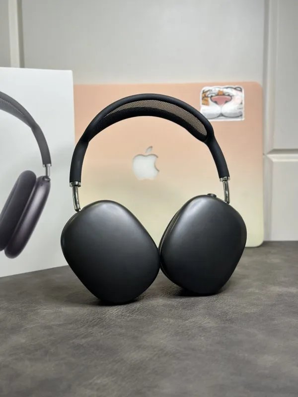 Apple AirPods Max Wireless Over-Ear Headphones Black