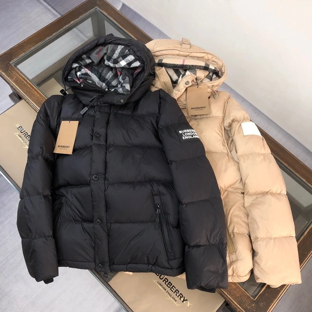 Burberry Check Lined Puffer Jacket Hooded Down Jacket Black and Beige